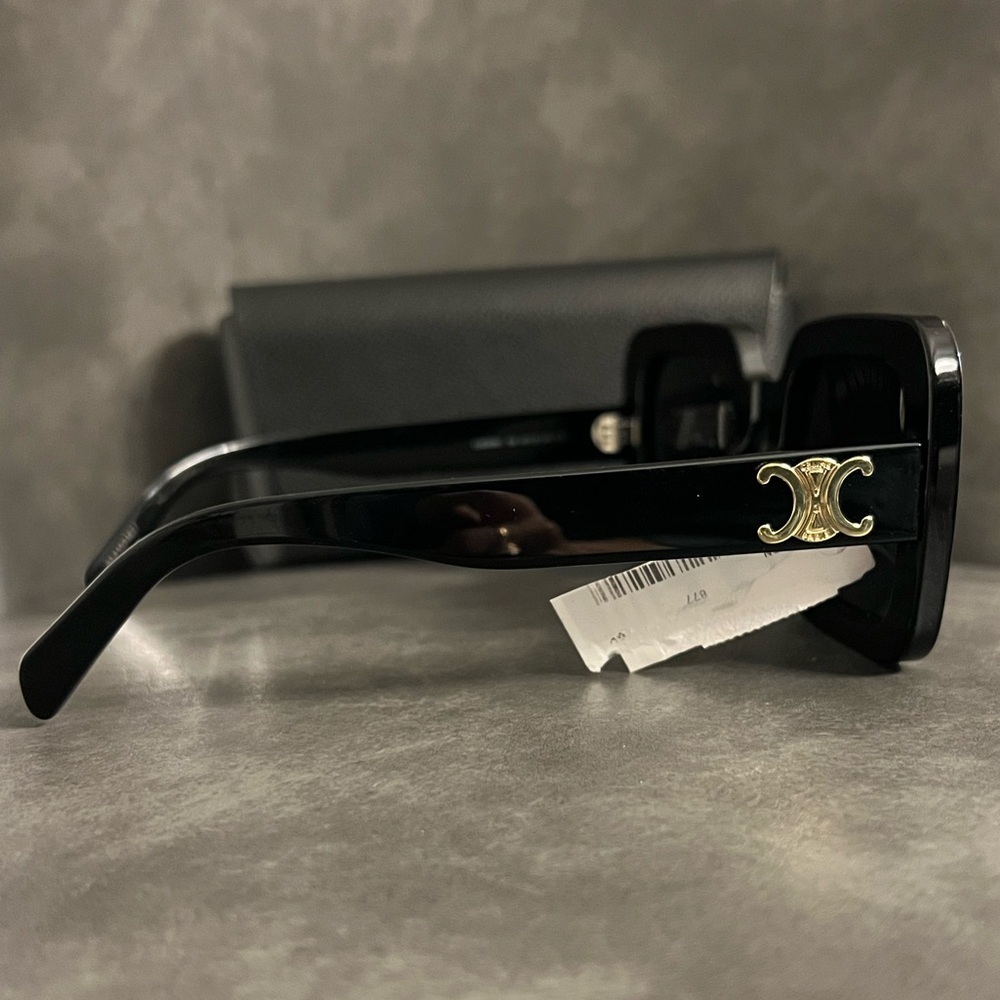 Celine Triomphe Sunglasses Black CL40304U-01A Gold Logo NWT - Picture 14 of 14